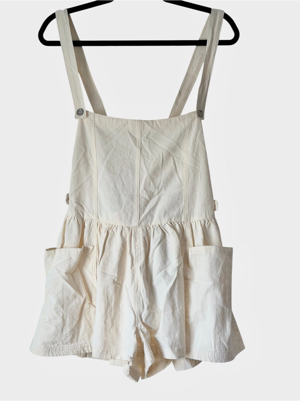 eesome Cream Textured Romper with Pockets
